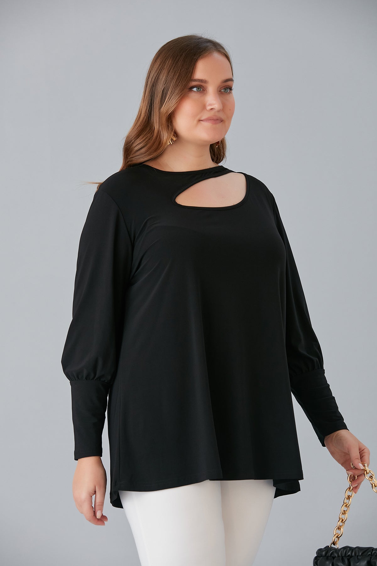 Bluza marime mare cu un decolteu spectaculos