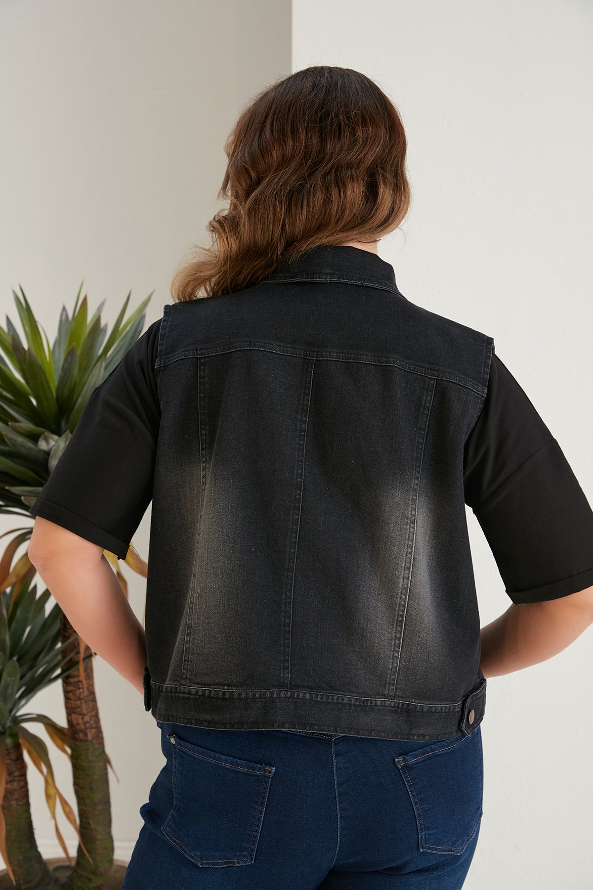 Vesta scurta din denim marime mare - grafit