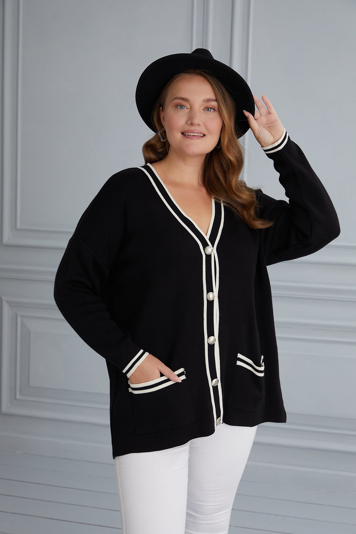 Cardigan marime mare elegant cu nasturi - negru